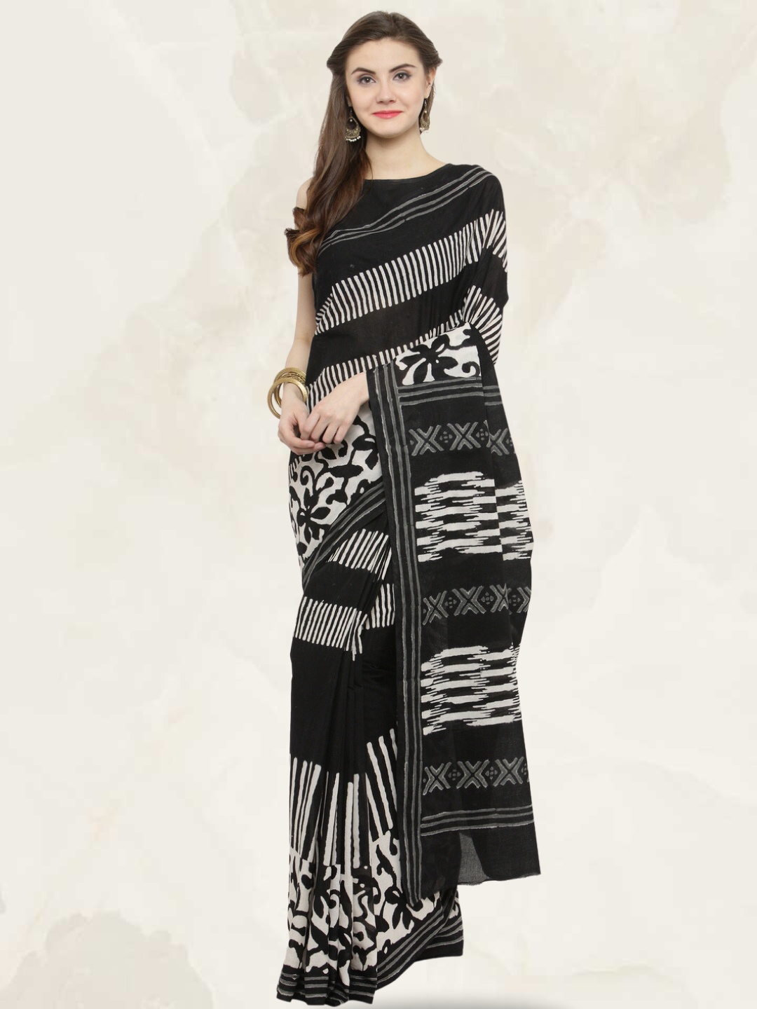 

Geroo Jaipur Ethnic motif Block Printred Pure Cotton Saree, Black