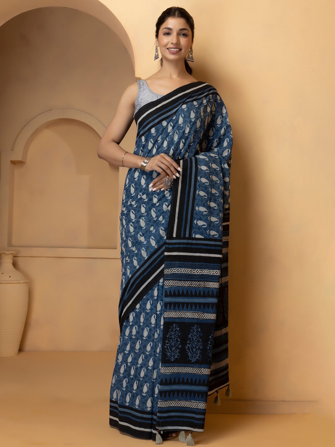 

Geroo Jaipur Ethnic Motifs Block Printed Pure Cotton Bagru Saree, Blue