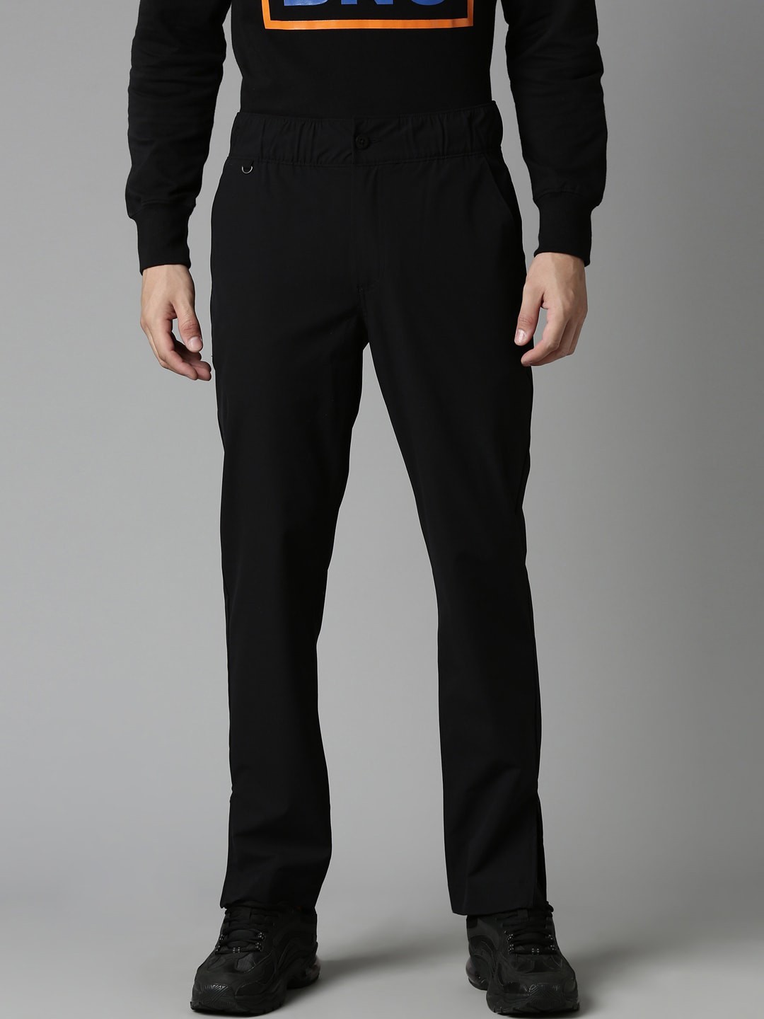 

Breakbounce Men Slim Fit Mid-Rise Trousers, Black