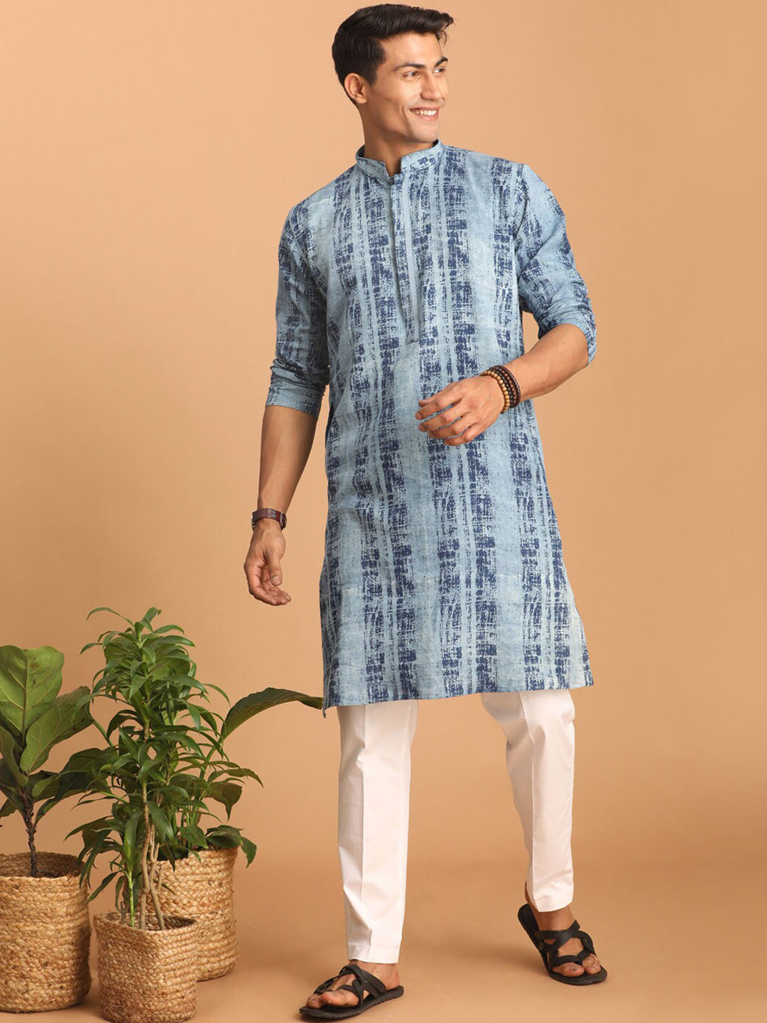 

VASTRAMAY Dyed Mandarin Collar Pure Cotton Sustainable Kurta With Trousers, Blue