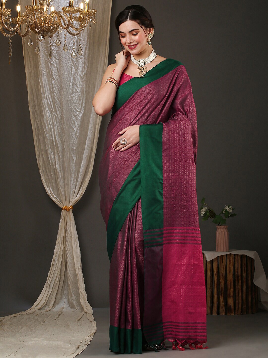 

Anouk Ethnic Motifs Woven Design Silk Blend Saree, Magenta