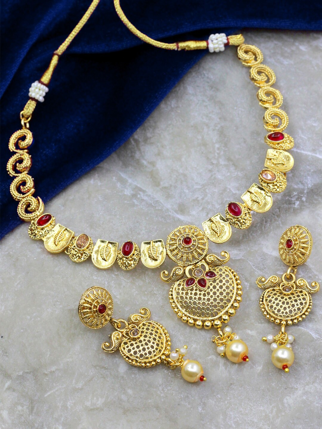 

SAIYONI Gold-Plated Stone-Studded & Pearl Beaded Jewellery Set, Red