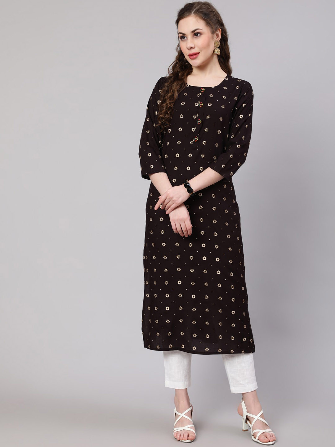 

Spera Floral Printed Round Neck Straight Kurta, Black