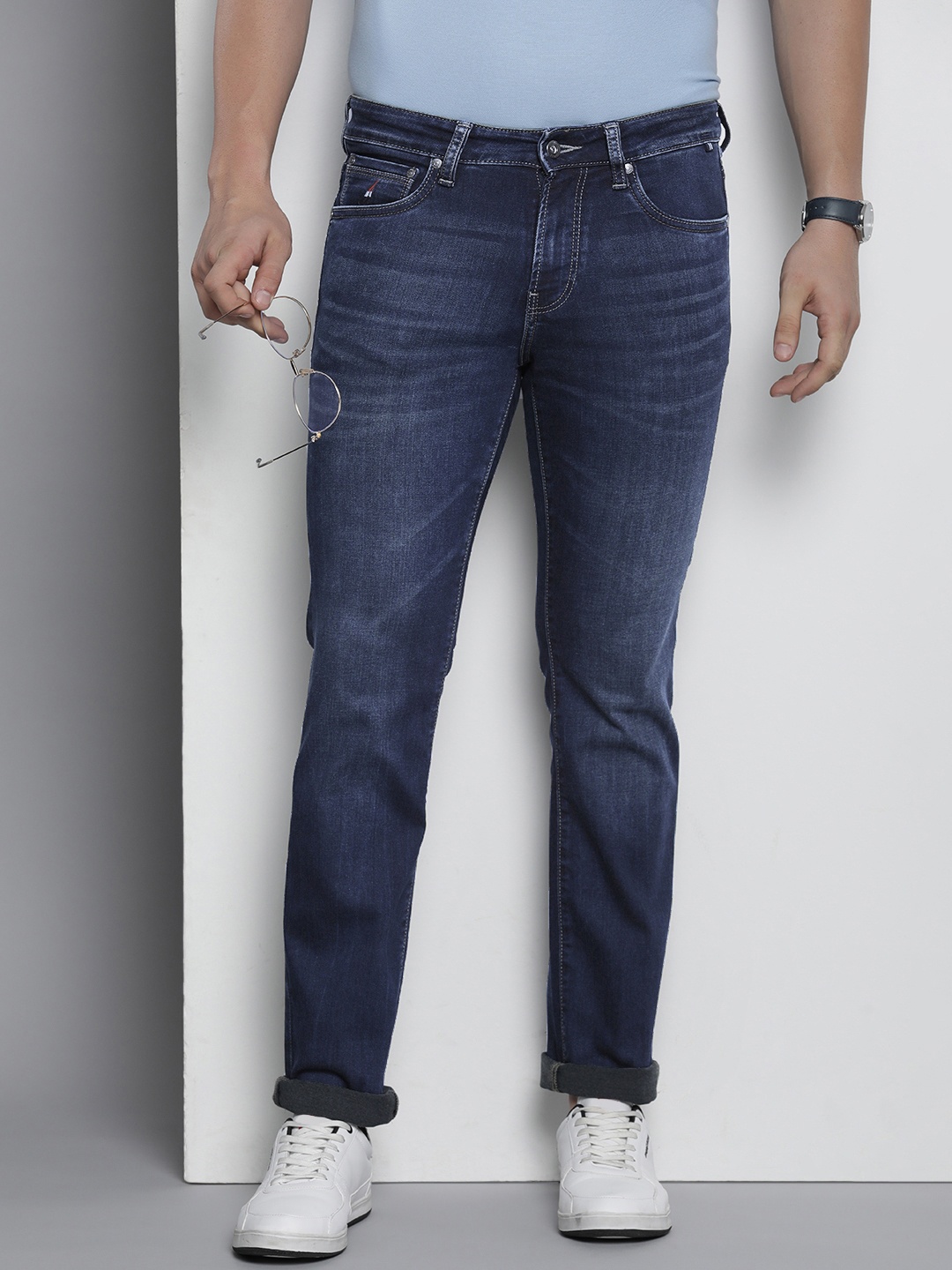 

Nautica Men Straight Fit Light Fade Stretchable Mid-Rise Jeans, Blue