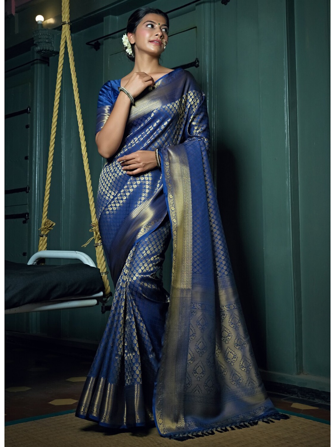 

Vardha Ethnic Woven Design Zari Kanjeevaram Saree, Navy blue