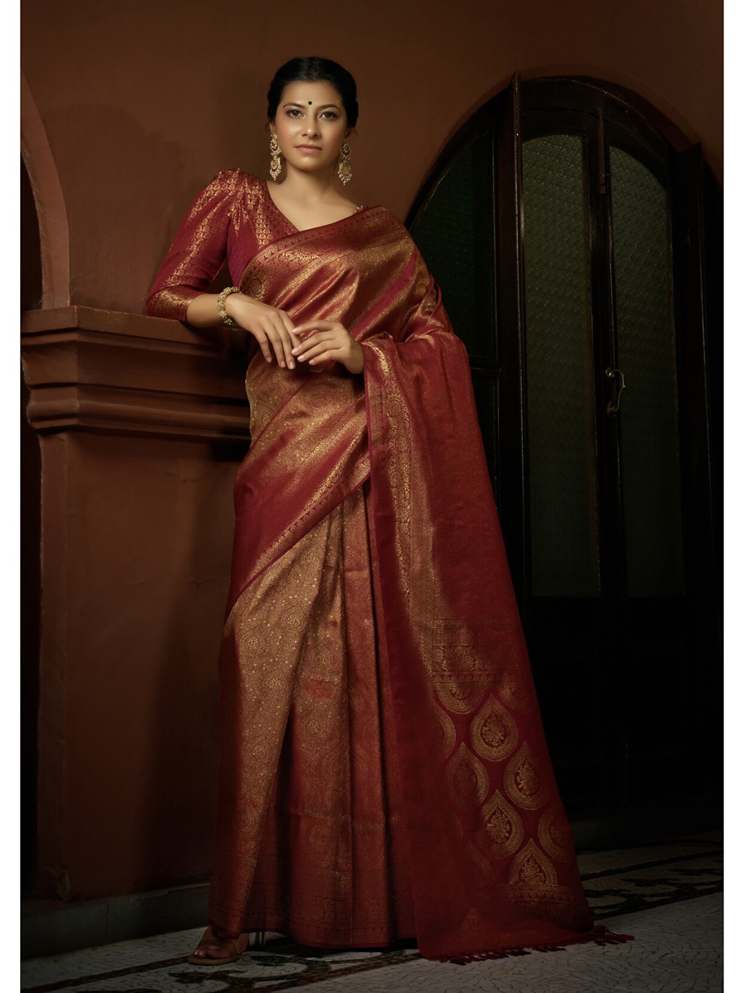 

Vardha Floral Woven Design Zari Kanjeevaram Saree, Maroon