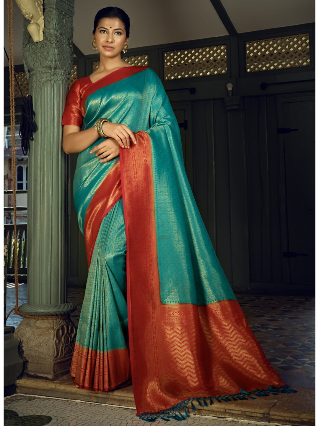 

Vardha Ethnic Motifs Woven Design Zari Kanjeevaram Saree, Turquoise blue