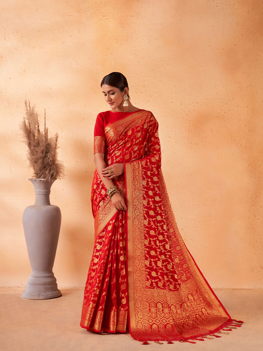 

Vardha Floral Motif Woven Design Zari Pure Georgette Banarasi Saree, Red