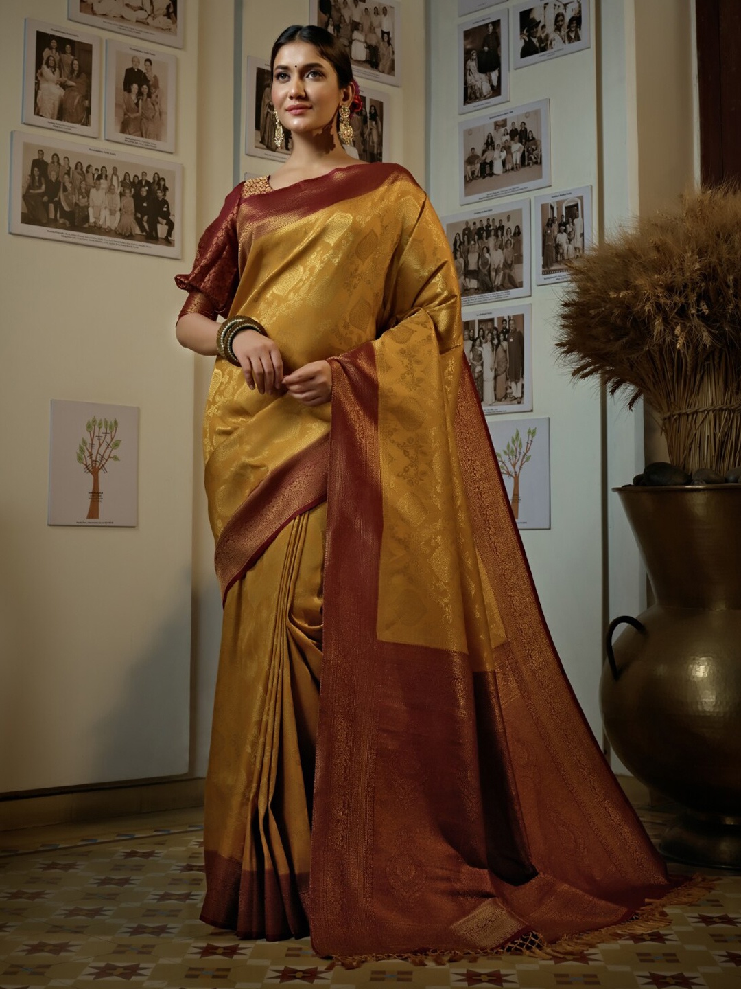 

Vardha Ethnic Motif Woven Design Zari Kanjeevaram Saree, Yellow