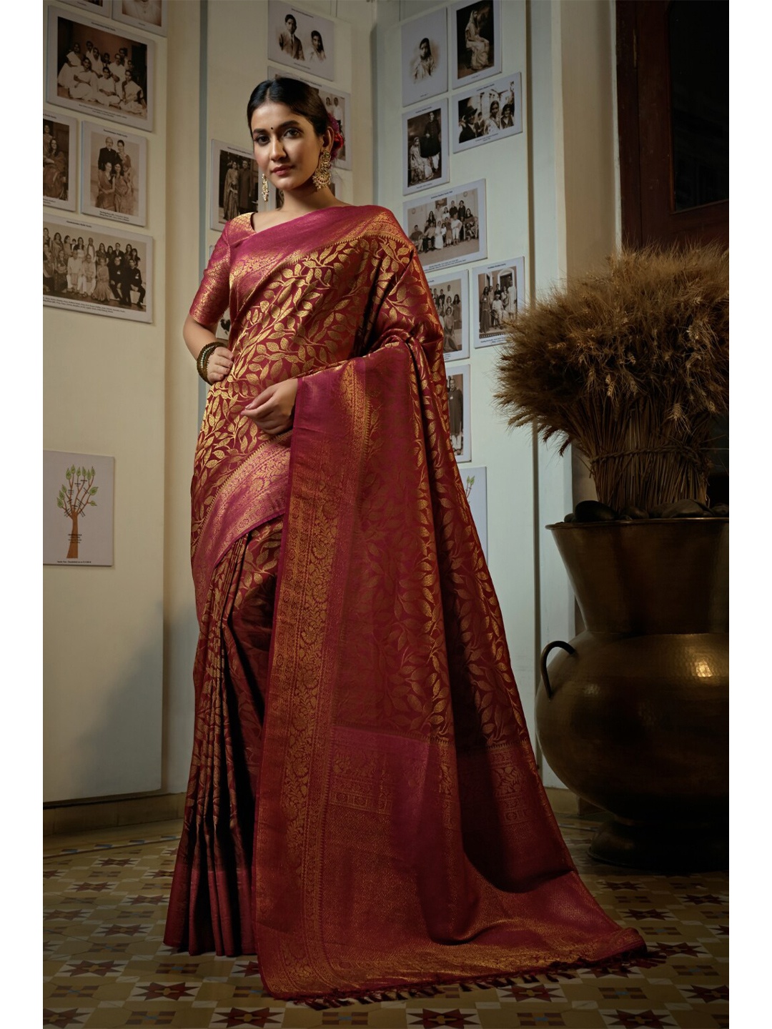 

Vardha Ethnic Woven Design Kanjeevaram Saree, Maroon