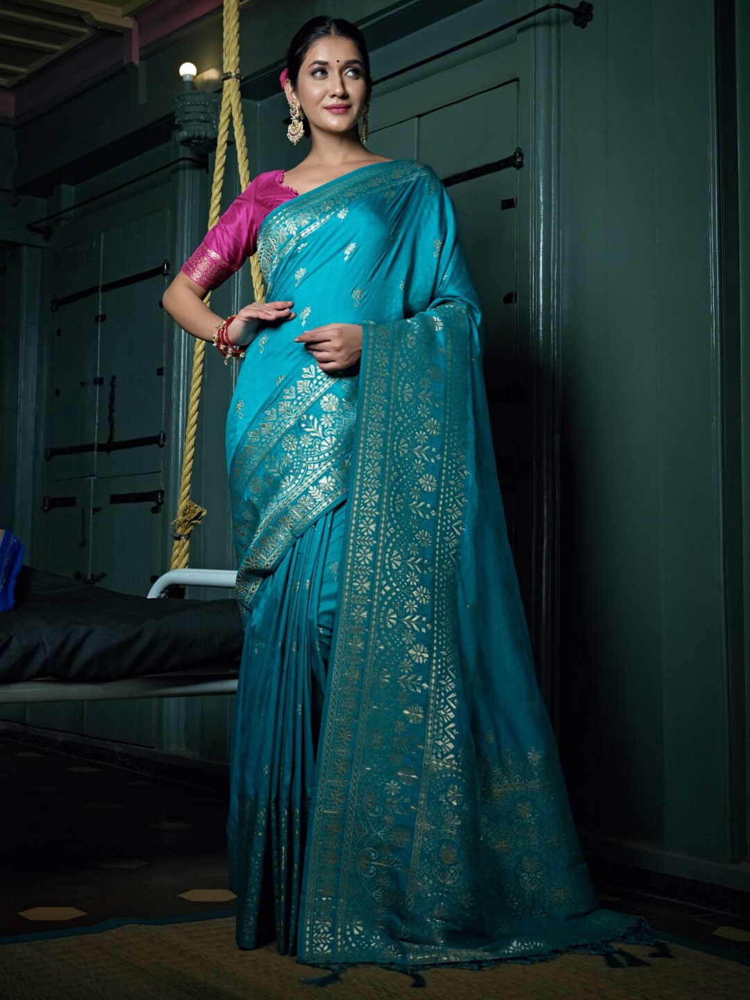 

Vardha Ethnic Motif Zari Silk Blend Banarasi Saree With Tassel, Blue