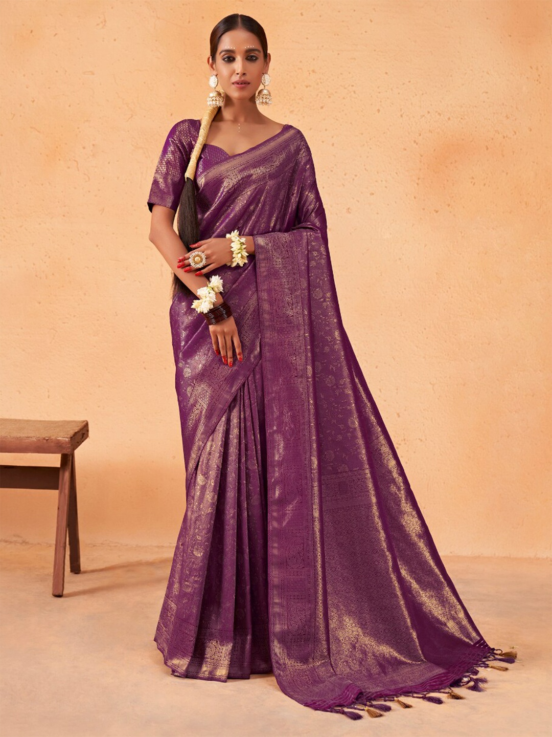 

Vardha Foral Woven Design Zari Kanjeevaram Saree, Violet