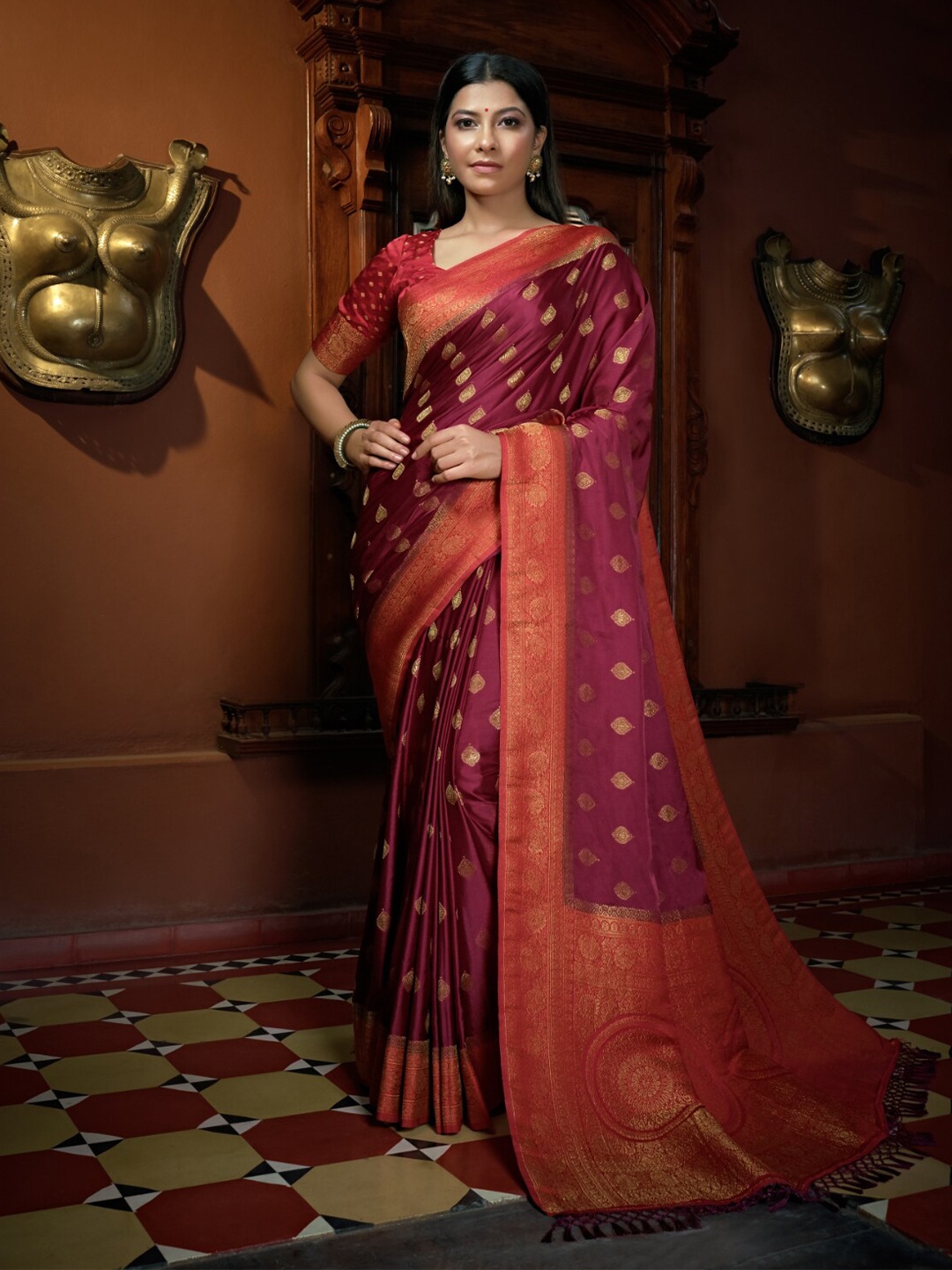 

Vardha Ethnic Motif Woven Design Zari Satin Banarasi Saree, Purple