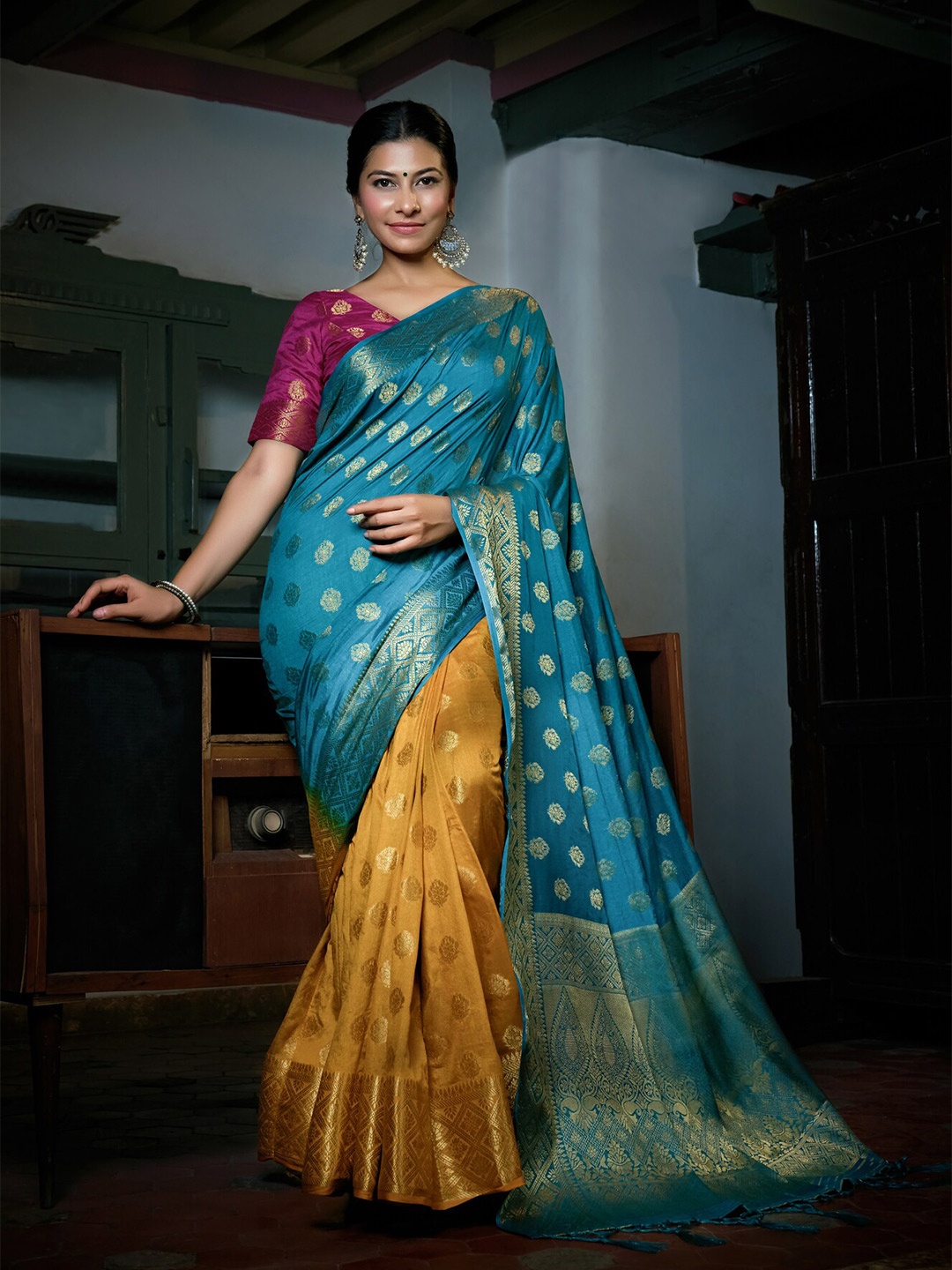 

Vardha Ethnic Motif Woven Design Zari Banarasi Saree, Blue