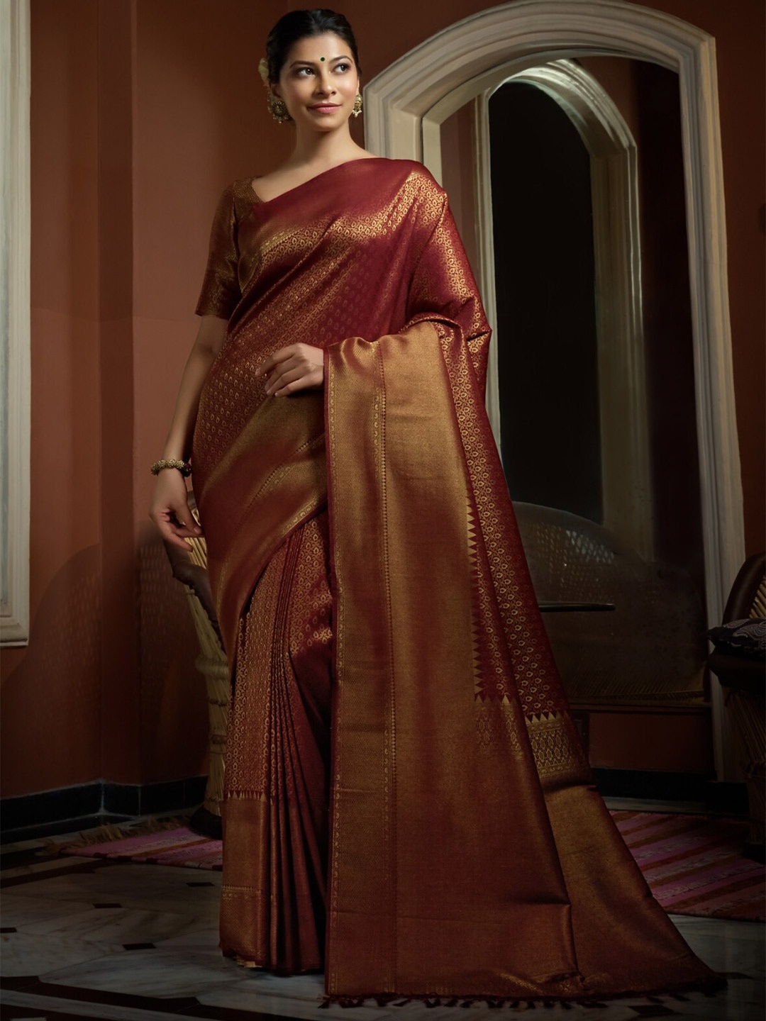 

Vardha Ethnic Motifs Woven Design Zari Kanjeevaram Saree, Maroon