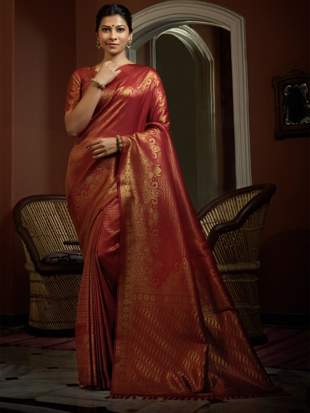 

Vardha Ethnic Motif Woven Design Zari Kanjeevaram Saree, Red