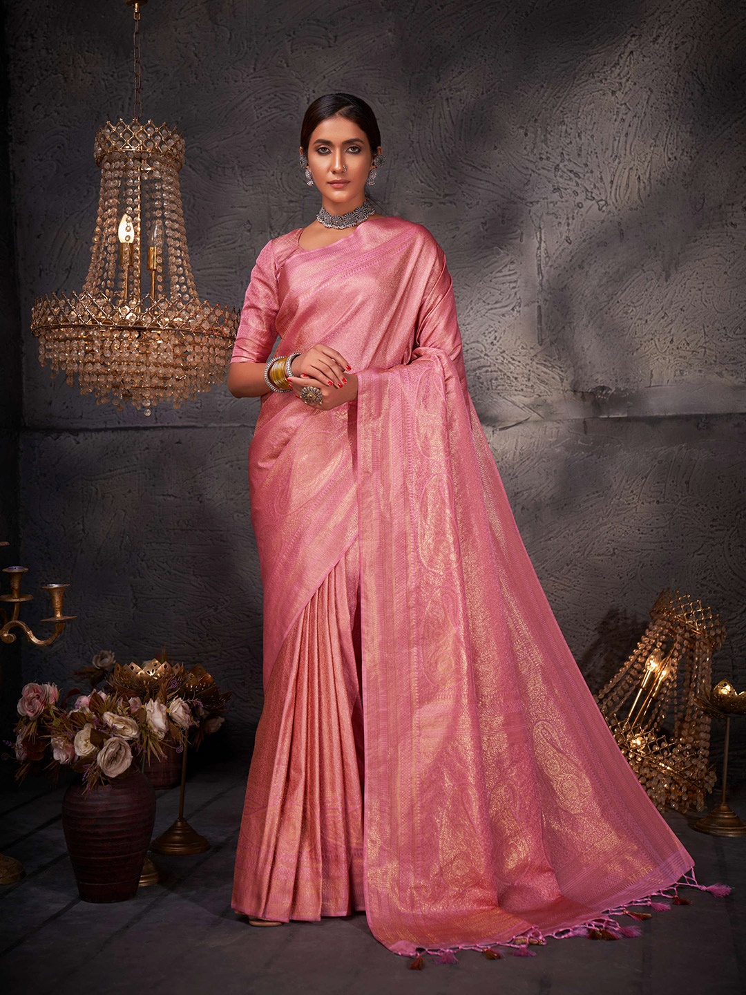 

Vardha Paisley Zari Silk Blend Kanjeevaram Saree With Tassel, Pink