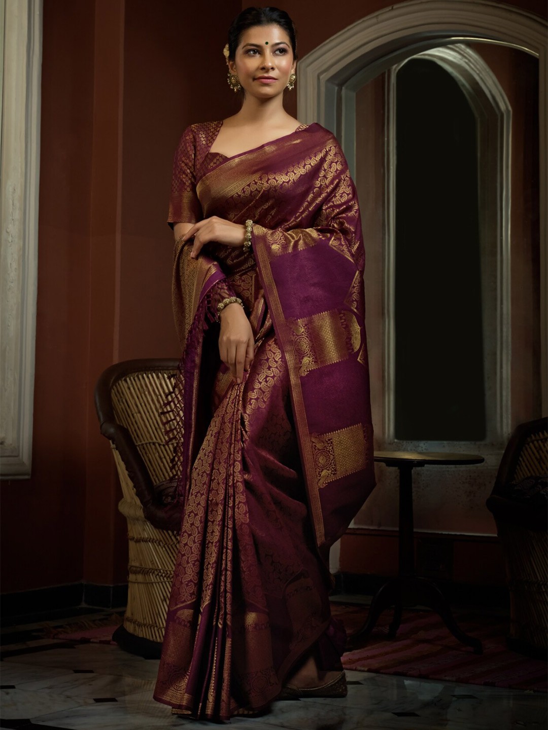 

Vardha Paisley Woven Design Zari Kanjeevaram Saree, Purple