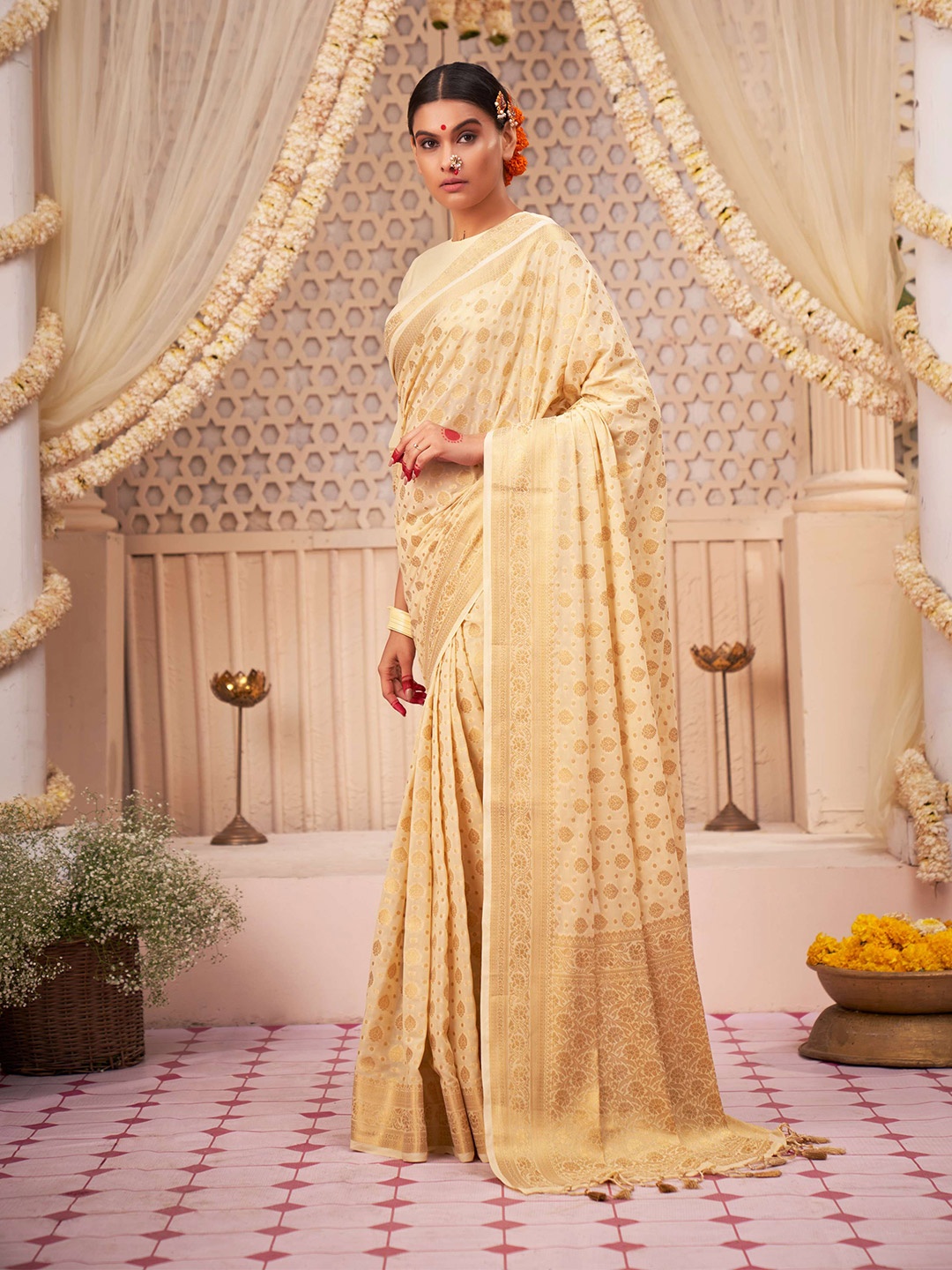 

Vardha Ethnic Motifs Woven Design Zari Pure Georgette Banarasi Saree, Off white