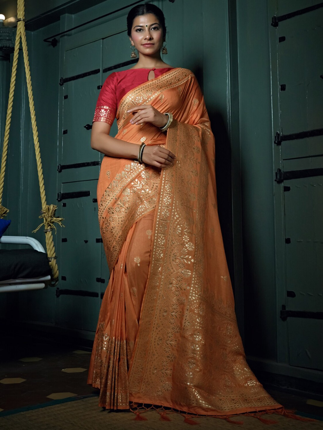 

Vardha Ethnic Motifs Woven Design Zari Banarasi Saree, Peach