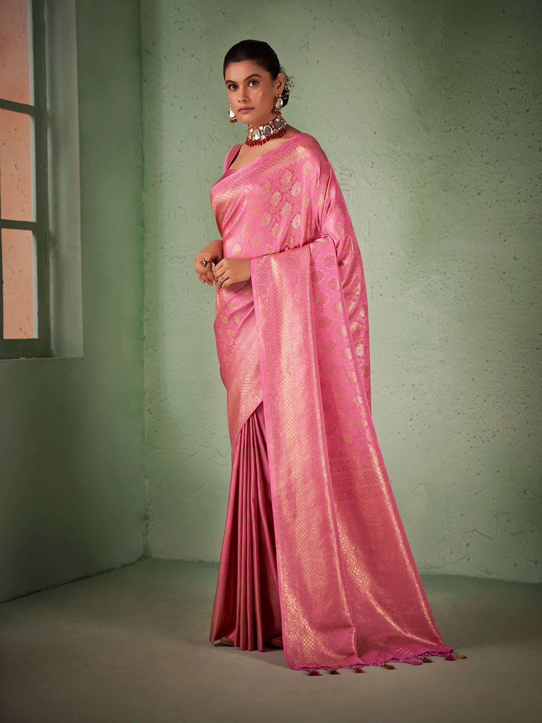 

Vardha Ethnic Motifs Zari Silk Blend Kanjeevaram Saree With Tassel, Pink