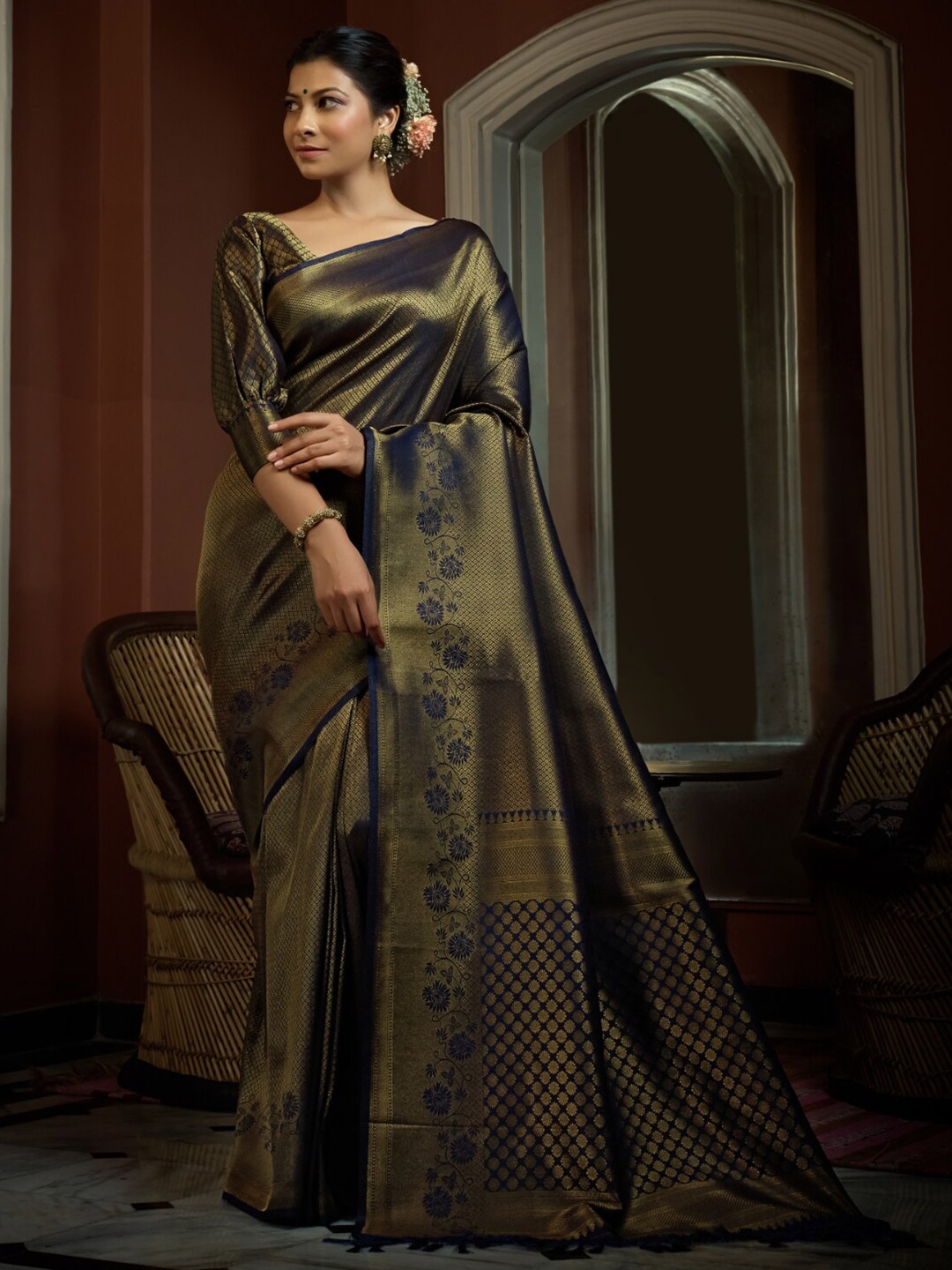 

Vardha Ethnic Motifs Zari Silk Blend Kanjeevaram Saree With Tassel, Navy blue