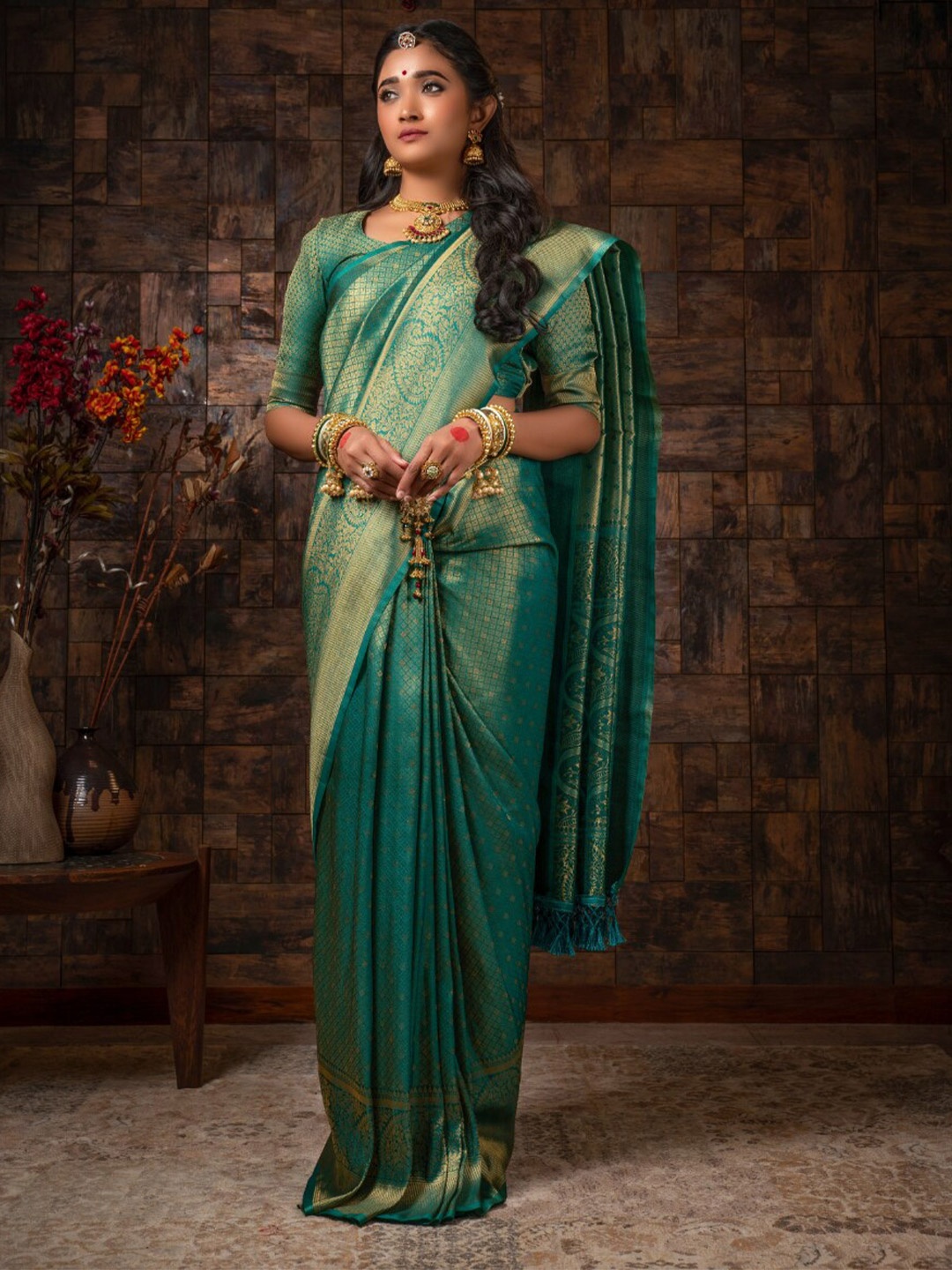

Vardha Ethnic Motifs Zari Silk Blend Kanjeevaram Saree With Tassel, Teal