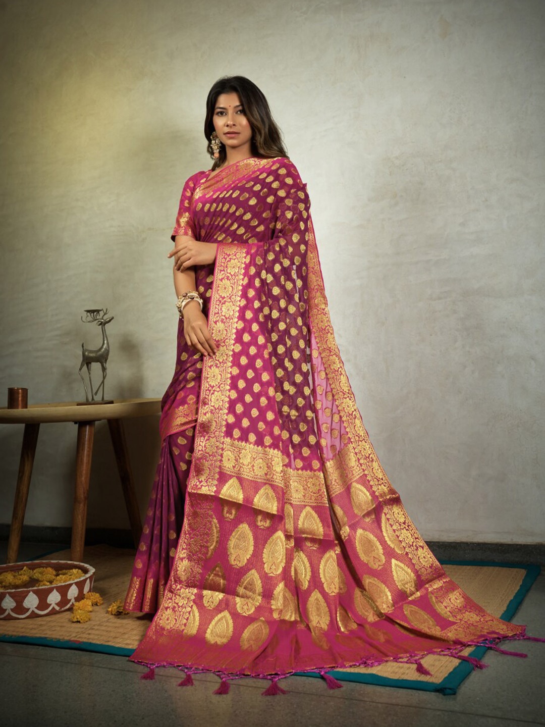 

Vardha Ethnic Woven Design Zari Pure Chiffon Banarasi Saree, Purple
