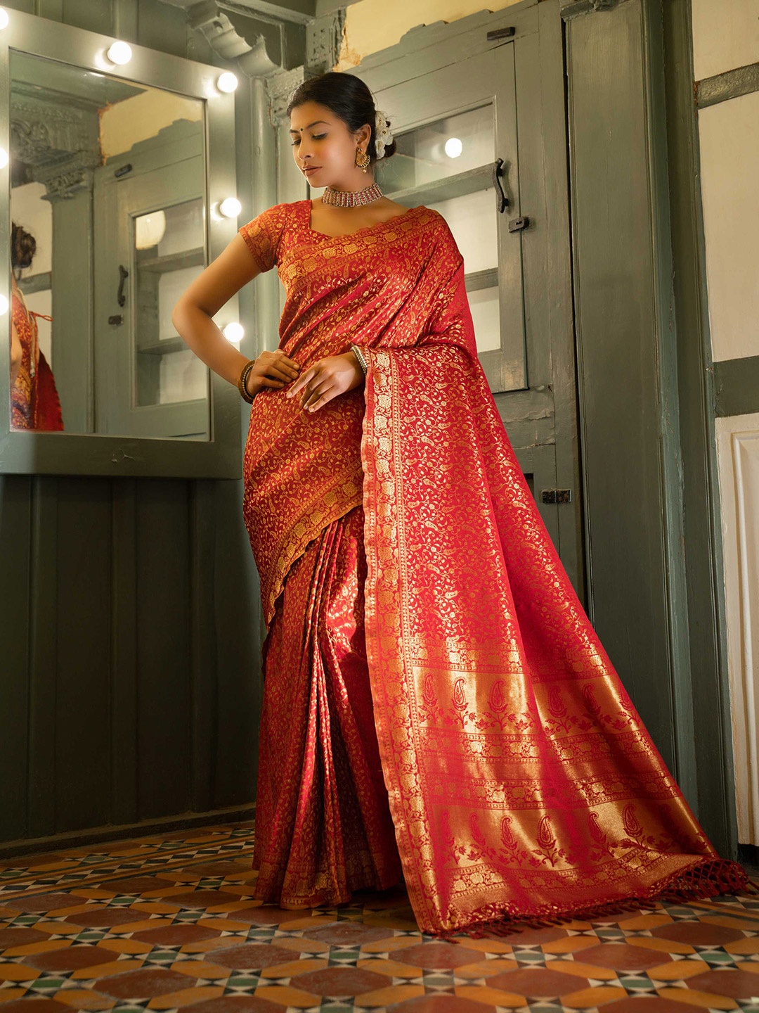 

Vardha Paisley Woven Design Zari Kanjeevaram Saree, Maroon