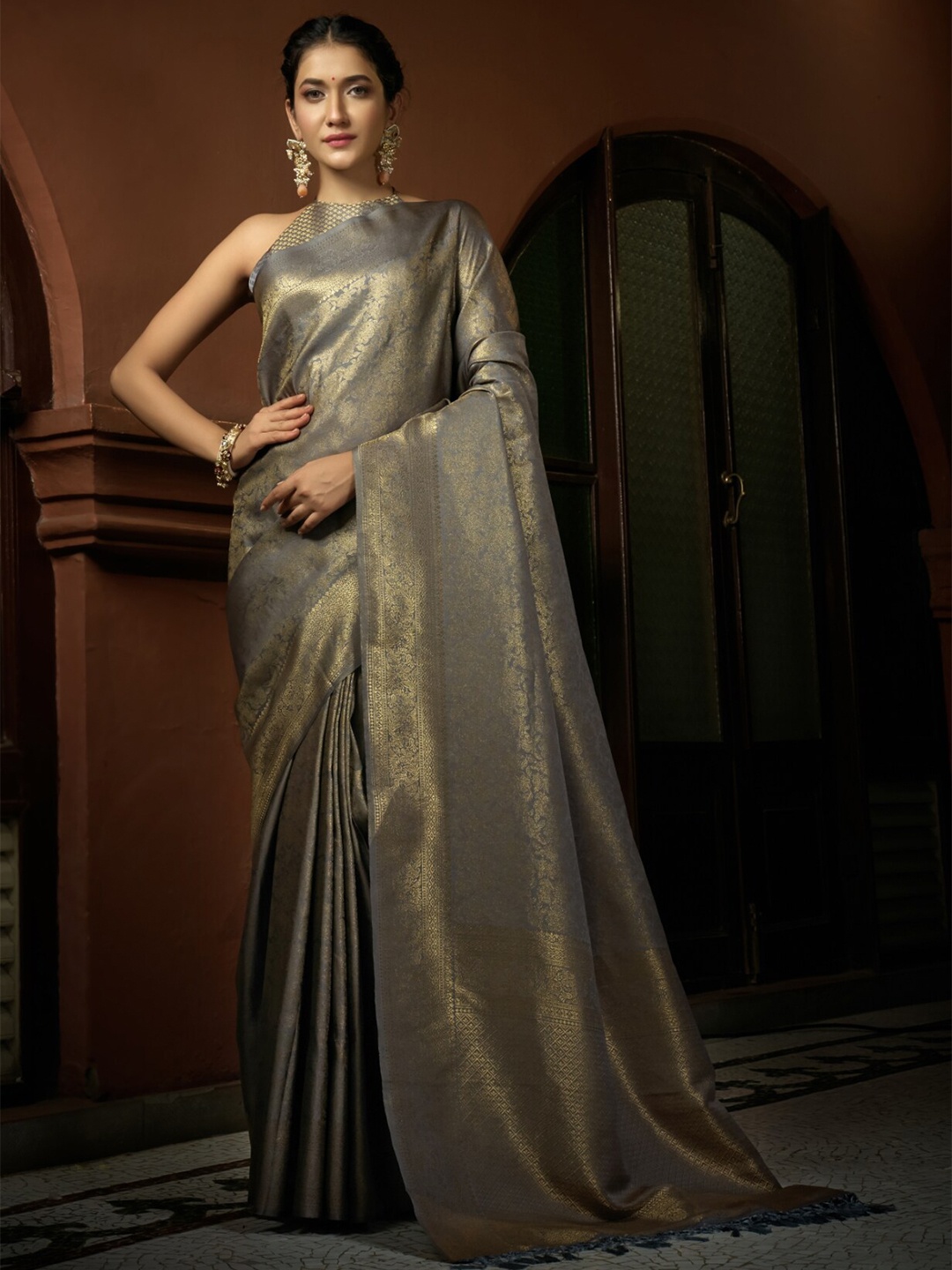 

Vardha Ethnic Woven Design Zari Kanjeevaram Saree, Grey