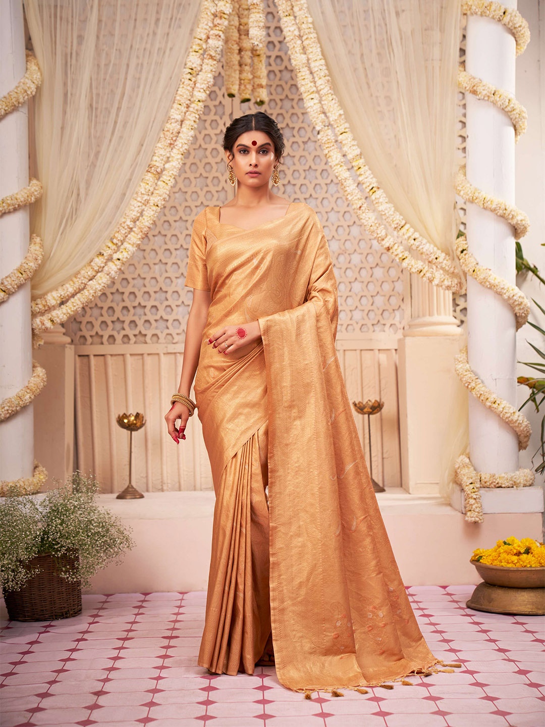

Vardha Paisley Woven Design Zari Kanjeevaram Saree, Beige