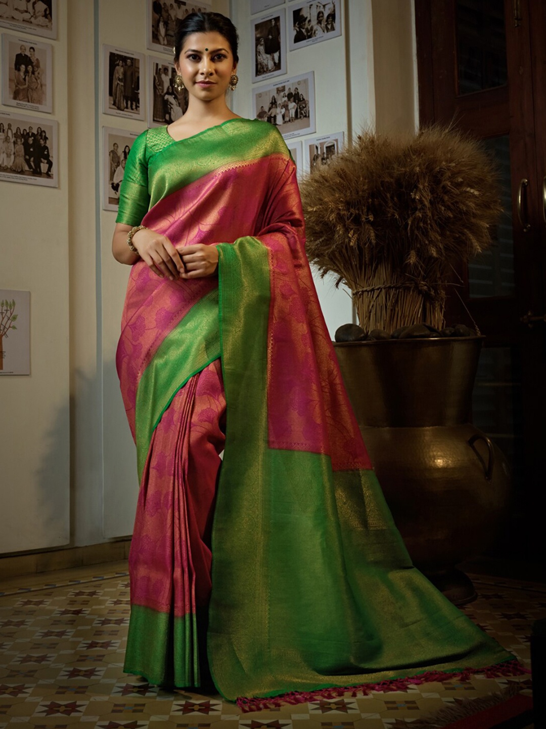 

Vardha Ethnic Woven Design Zari Kanjeevaram Saree, Pink