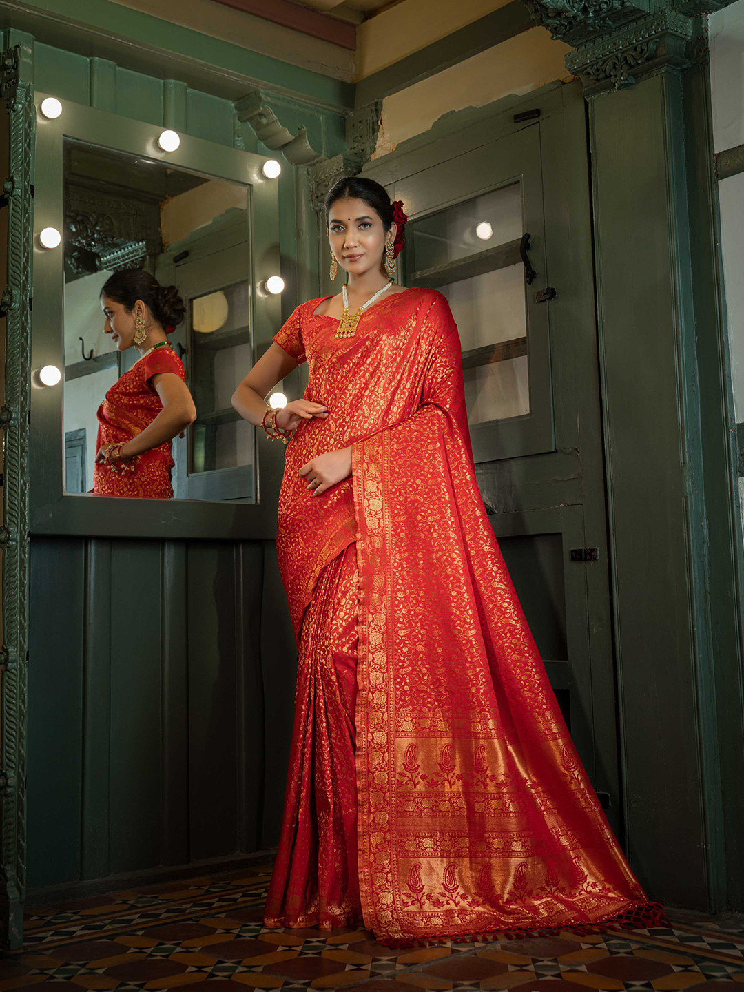 

Vardha Paisley Zari Silk Blend Kanjeevaram Saree With Tassel, Red