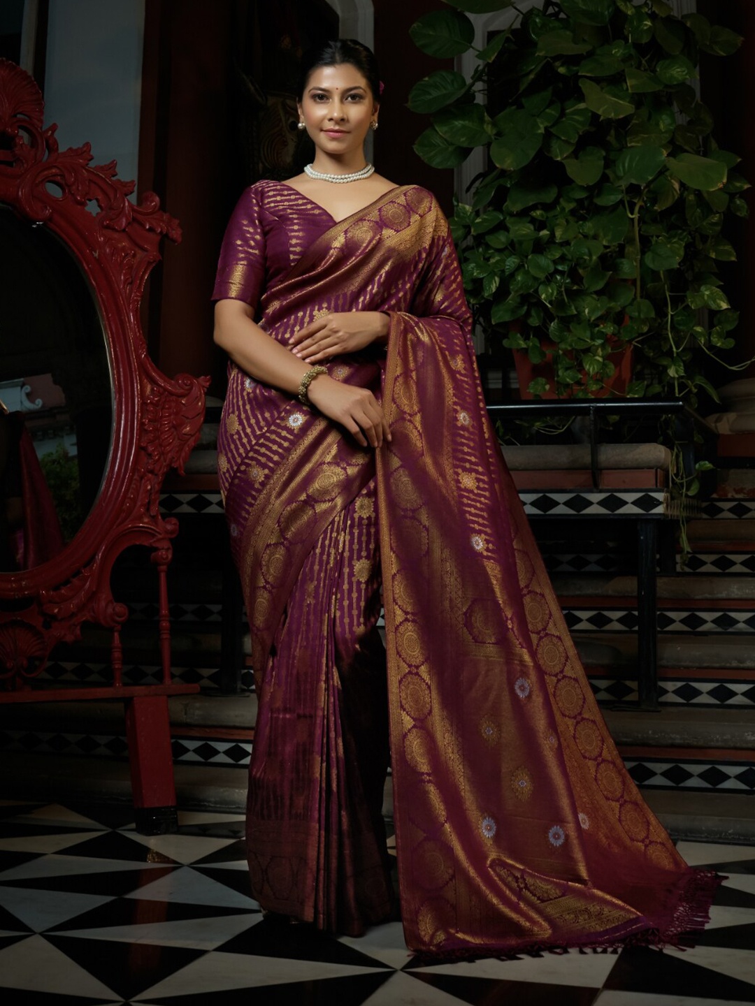 

Vardha Ethnic Motif Woven Design Zari Kanjeevaram Saree, Burgundy