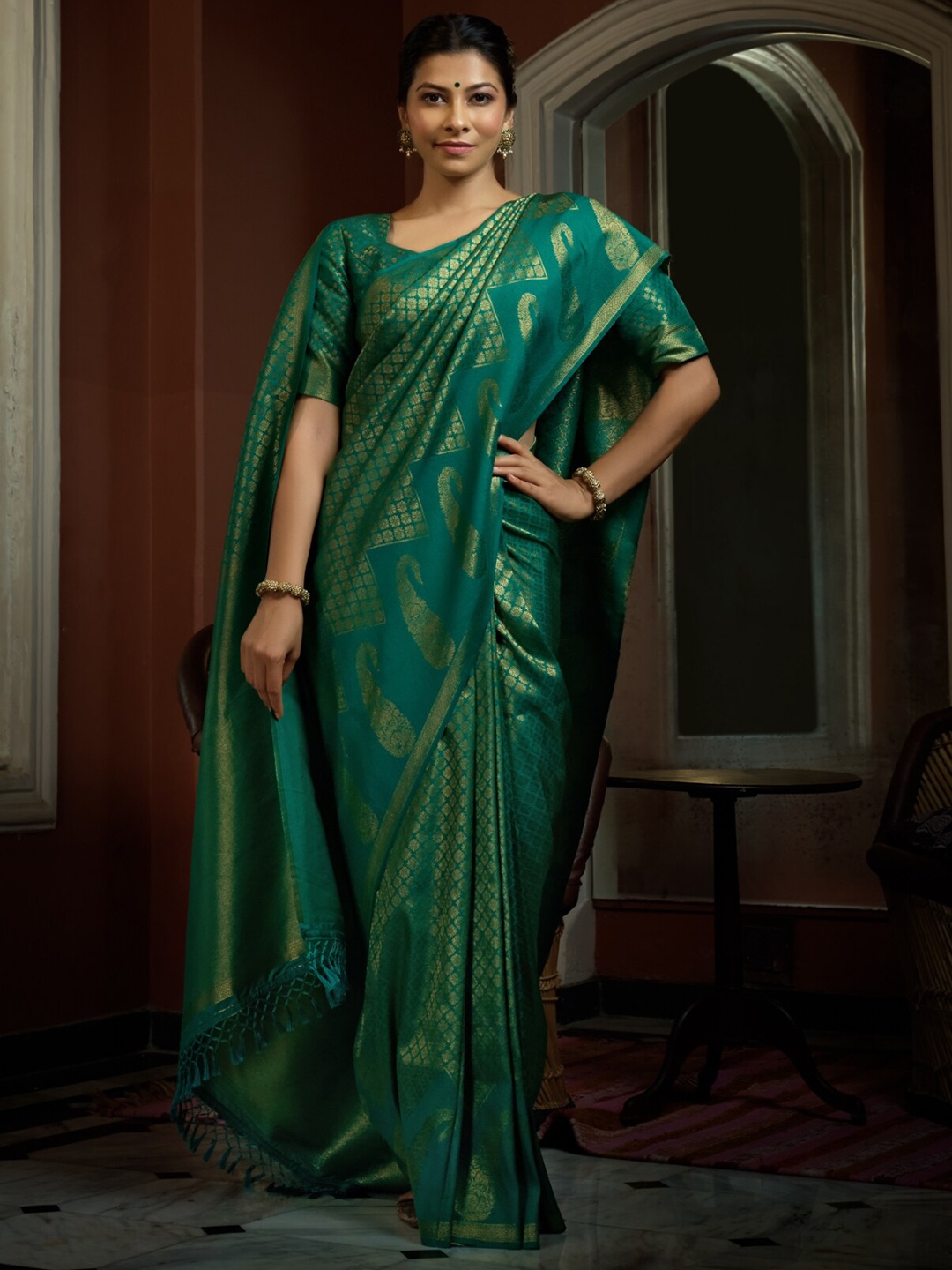 

Vardha Floral Woven Design Zari Kanjeevaram Saree, Teal