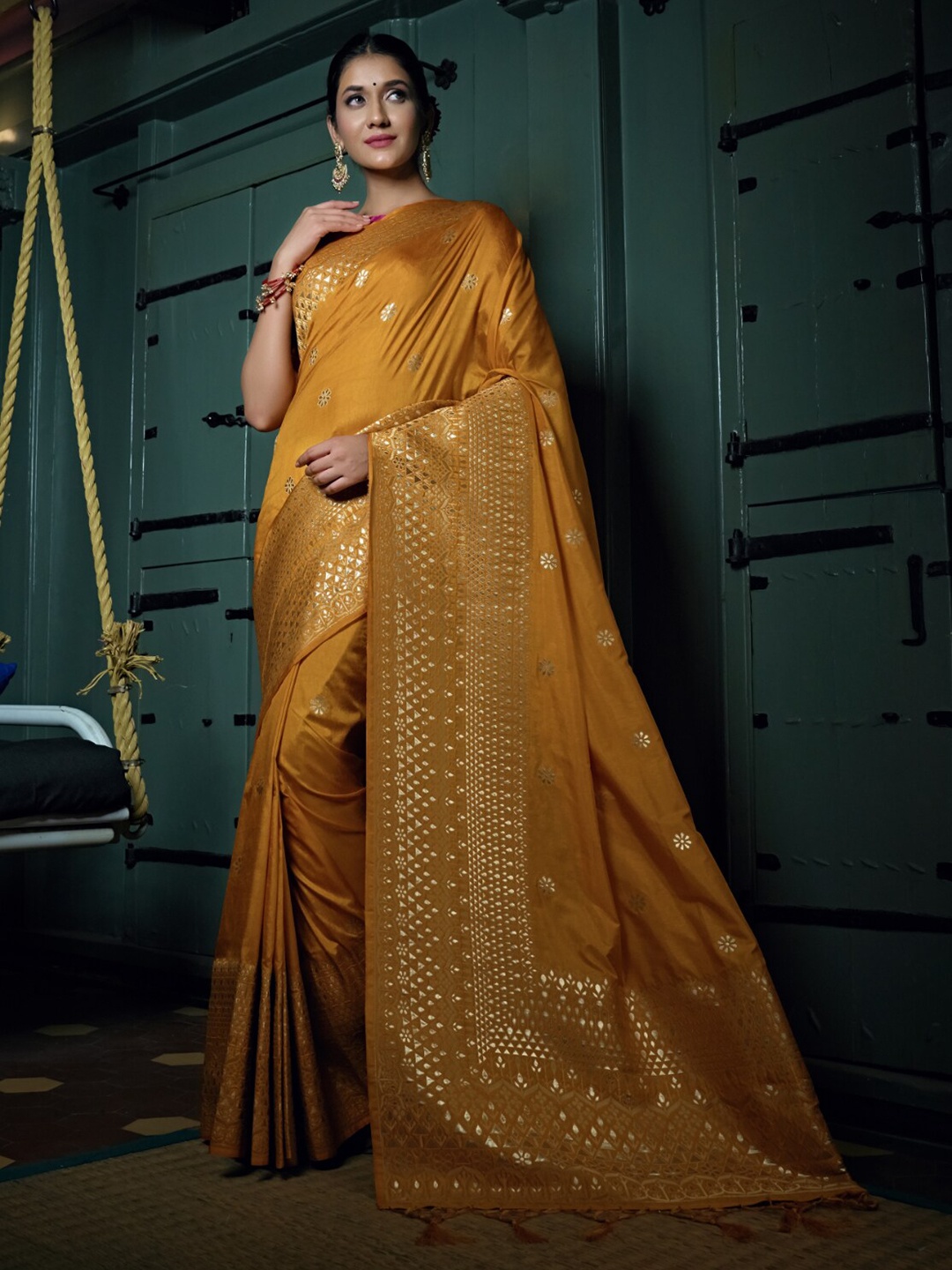 

Vardha Floral Woven Design Zari Banarasi Saree, Mustard