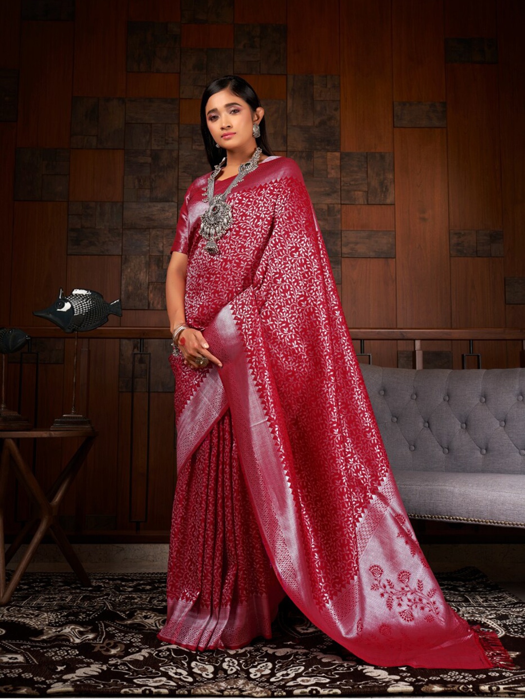 

Vardha Floral Motif Woven Design Zari Kanjeevaram Saree, Green