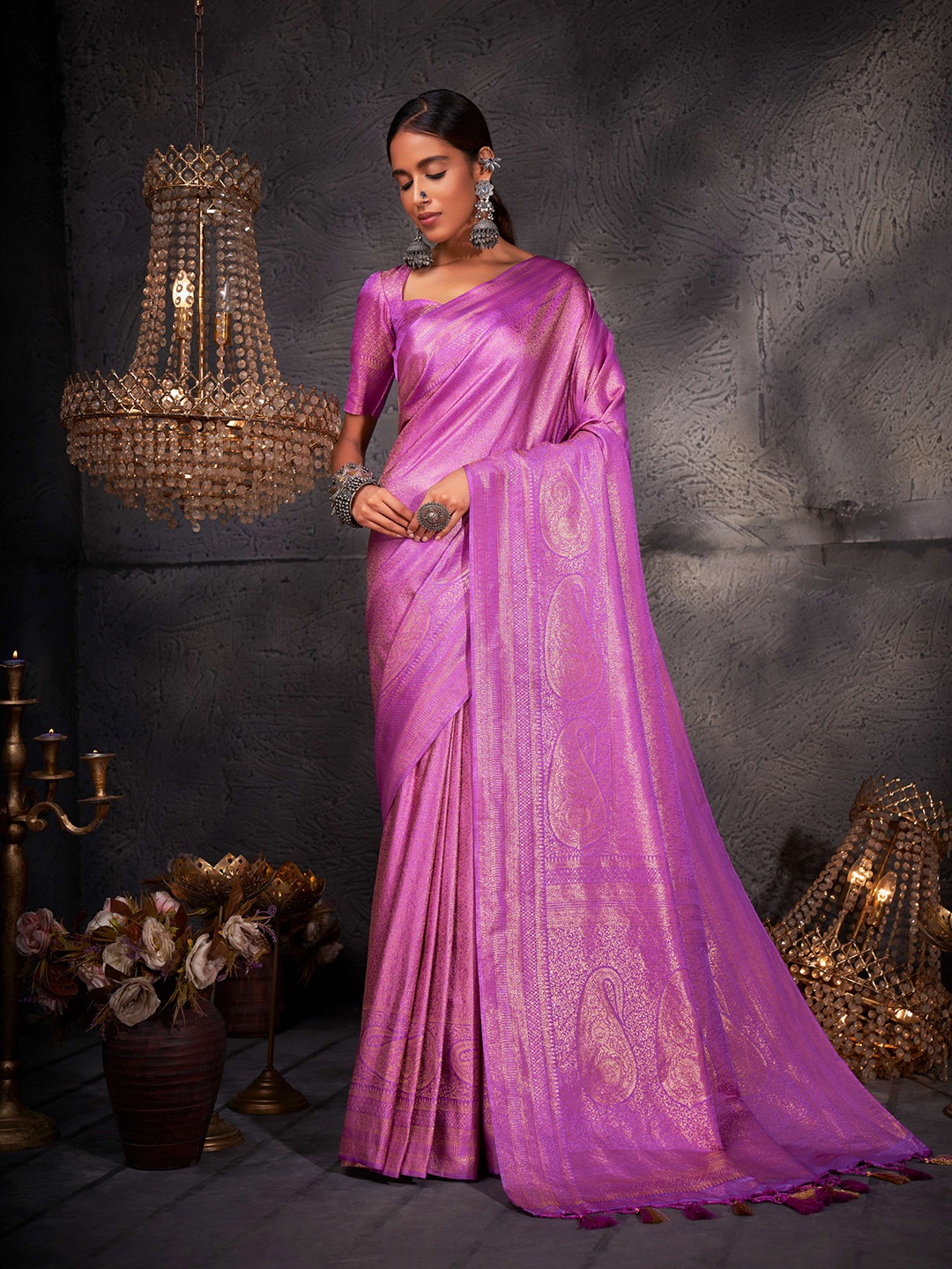 

Vardha Paisley Zari Silk Blend Kanjeevaram Saree With Tassel, Lavender
