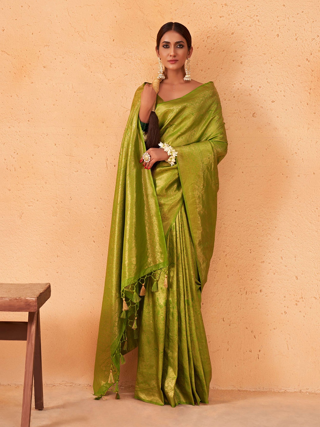 

Vardha Ethnic Motifs Zari Silk Blend Kanjeevaram Saree With Tassel, Green
