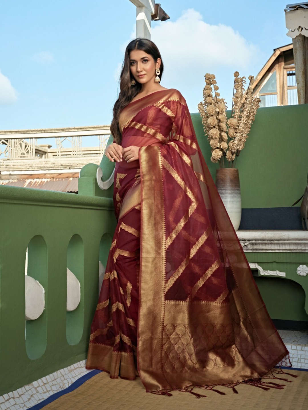 

Vardha Ethnic Motifs Woven Design Zari Organza Banarasi Saree, Maroon