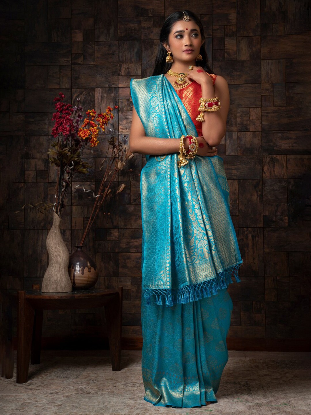 

Vardha Ethnic Motifs Woven Design Zari Kanjeevaram Saree, Blue