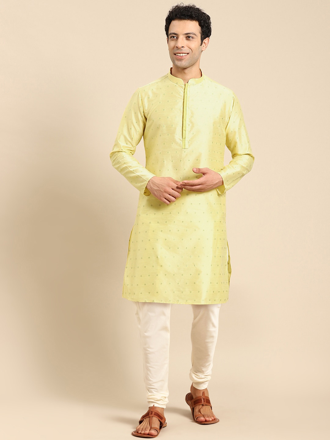 

Amodh by Kisah Mandarin Collar Embroidered Straight Cotton Kurta, Yellow