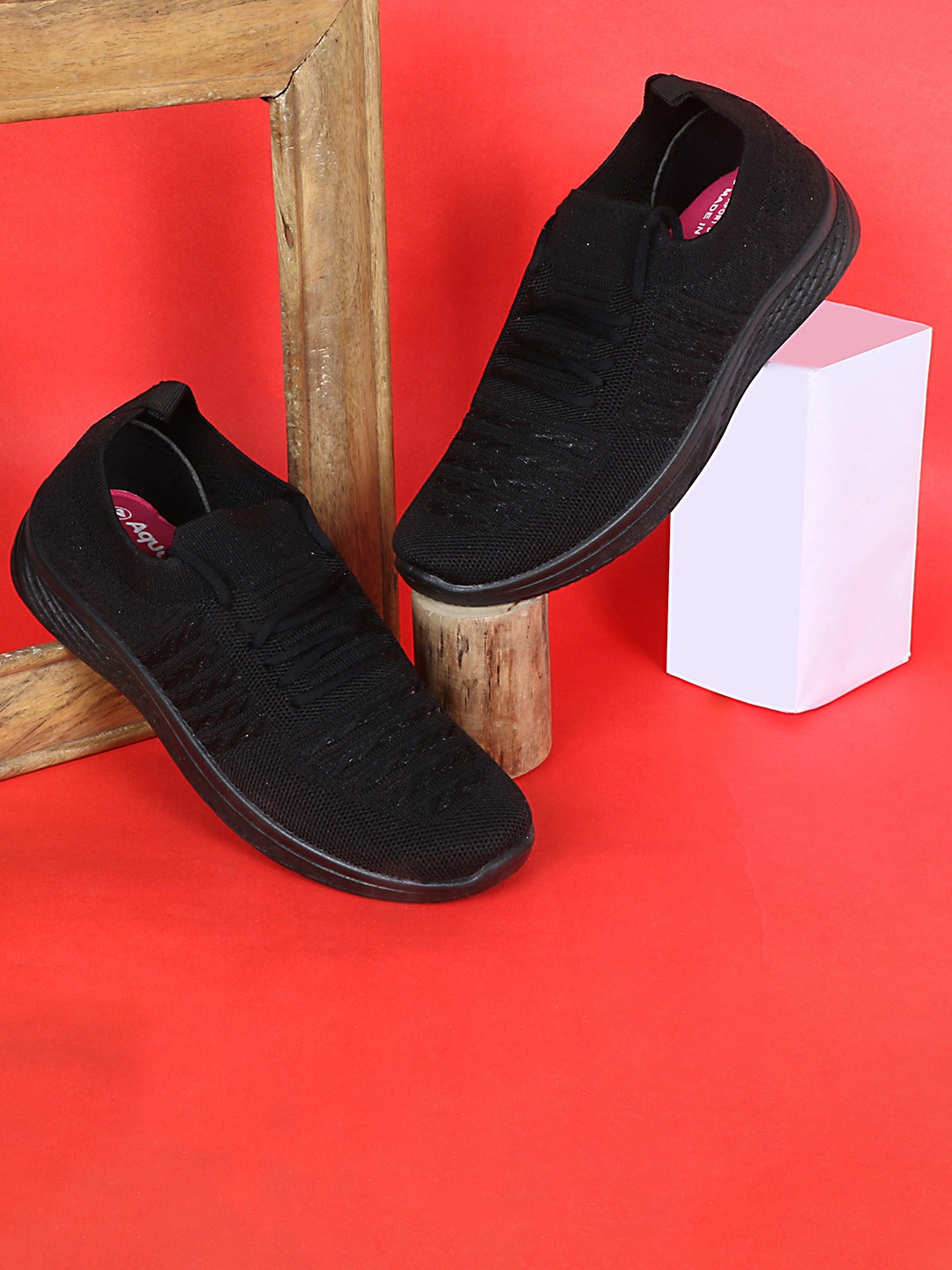 

Aqualite Women Woven Design Sneakers, Black