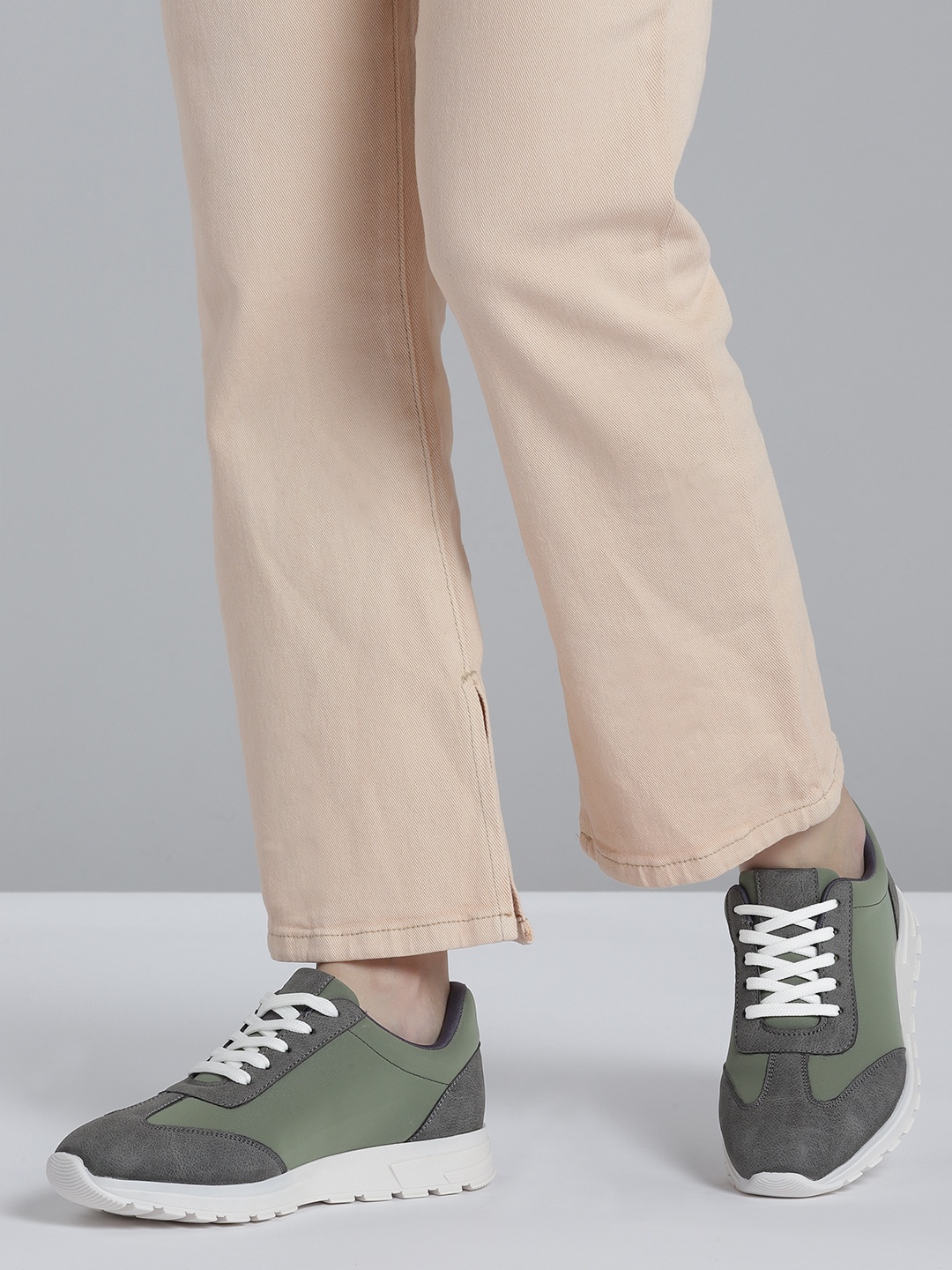 

The Roadster Lifestyle Co. Women Colourblocked Sneakers, Olive