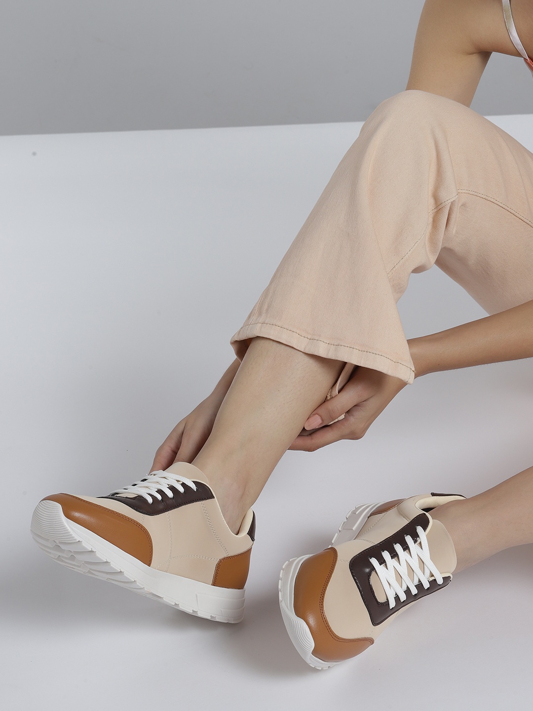 

Roadster Women Colourblocked Everyday Sneakers, Beige