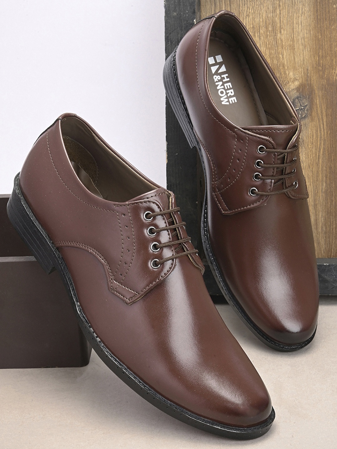 

HERE&NOW Men Textured Round Toe Formal Derbys, Brown