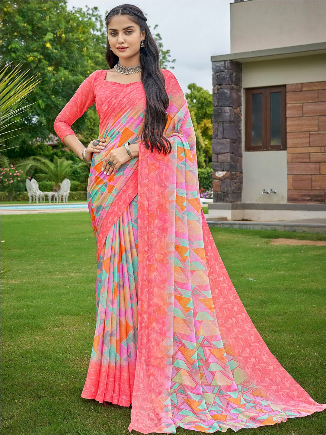 

Kasak Abstract Printed Silk Blend Block Print Saree, Pink