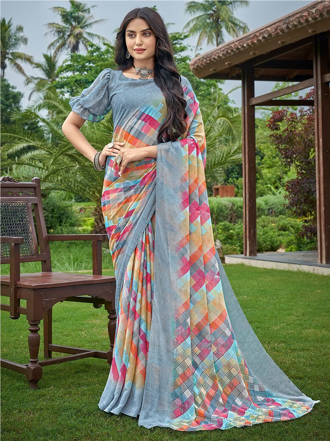 

Kasak Geometric Printed Poly Chiffon Block Print Saree, Grey