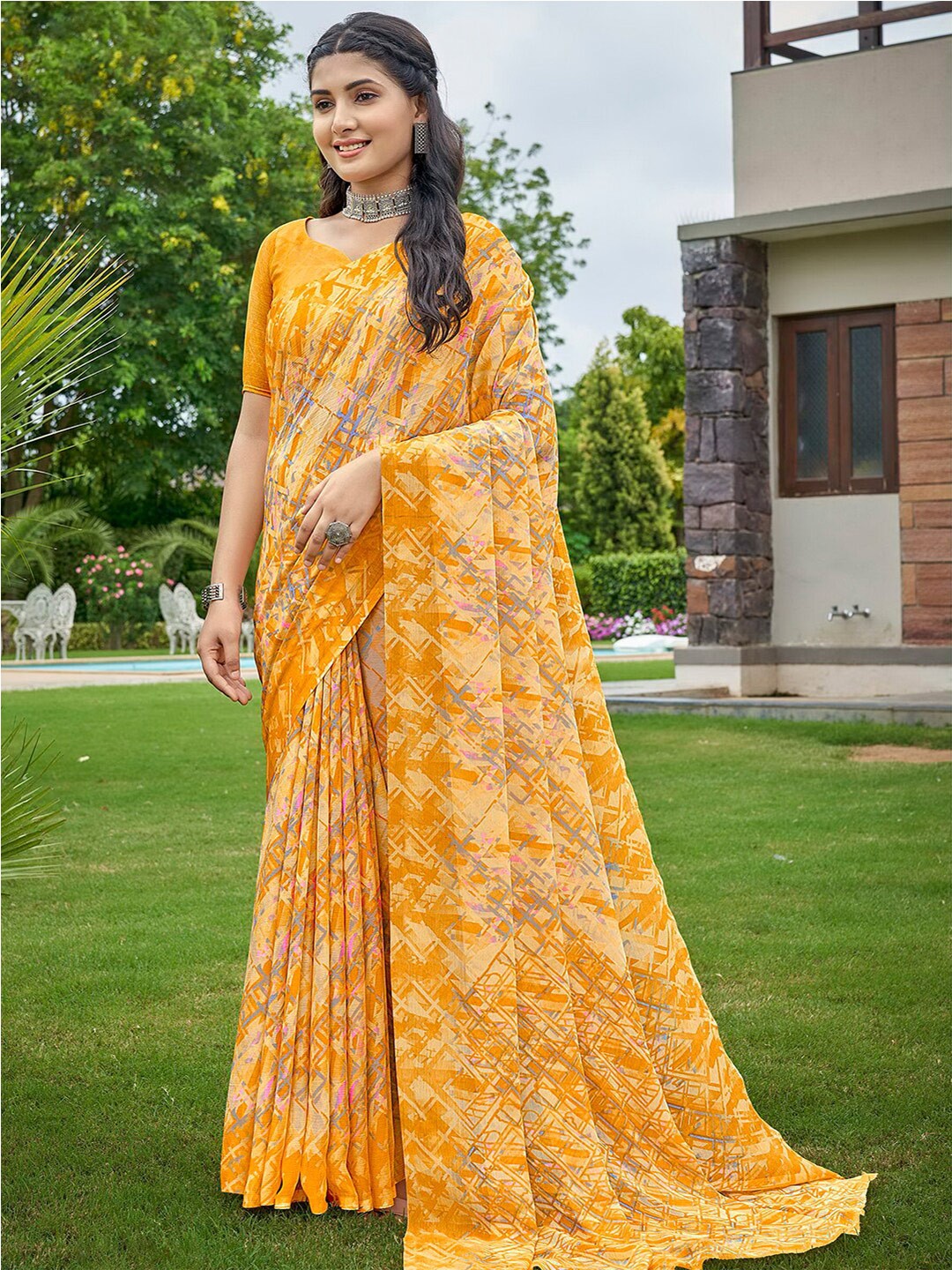 

Kasak Geometric Printed Poly Chiffon Block Print Saree, Yellow