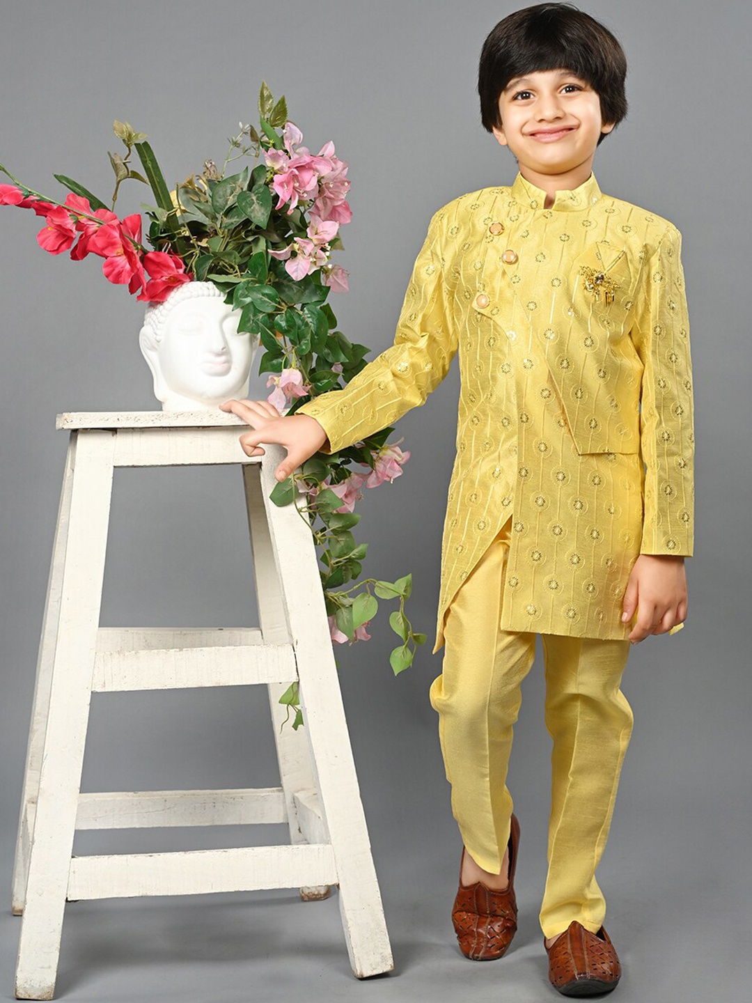 

ahhaaaa Boys Sequin & Thread Work Embroidered Sherwani Set, Yellow